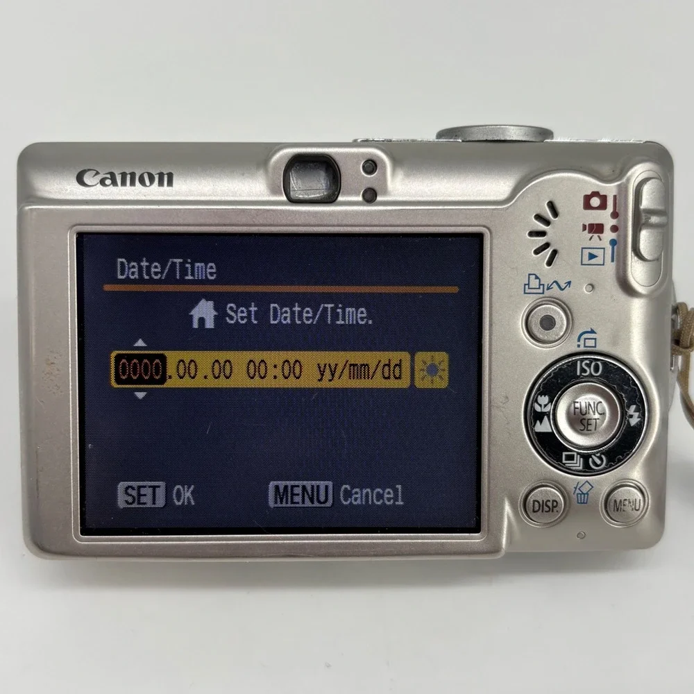 Canon PowerShot SD600 Digital ELPH Camera Silver 6.0MP Bundle Multiple Batteries